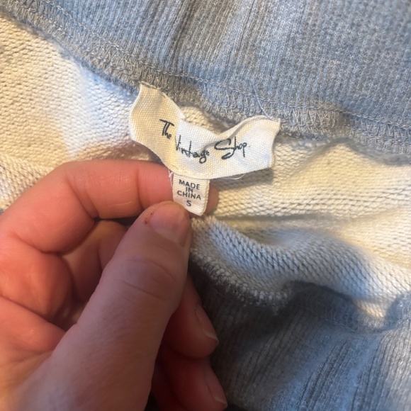 Cropped one-sleeved sweatshirt - Picture 3 of 3